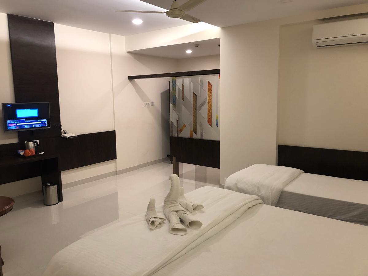 Kyriad Hotel Vijayapura By Othpl Bijāpur Exterior foto
