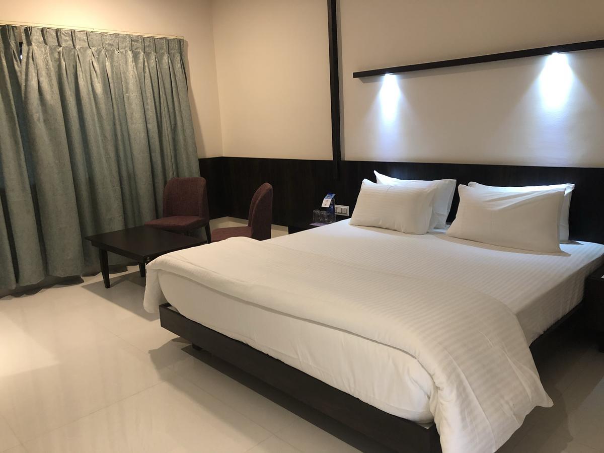 Kyriad Hotel Vijayapura By Othpl Bijāpur Exterior foto