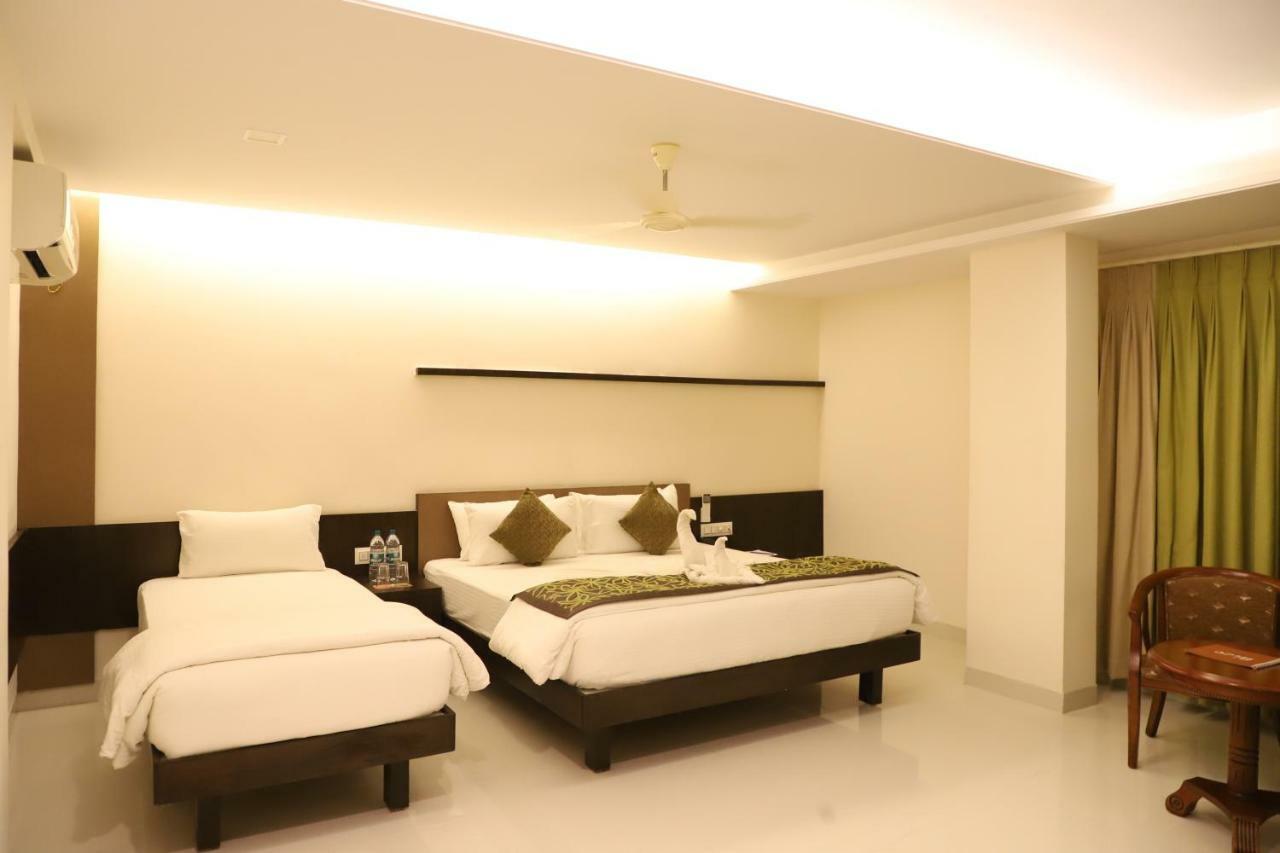 Kyriad Hotel Vijayapura By Othpl Bijāpur Exterior foto