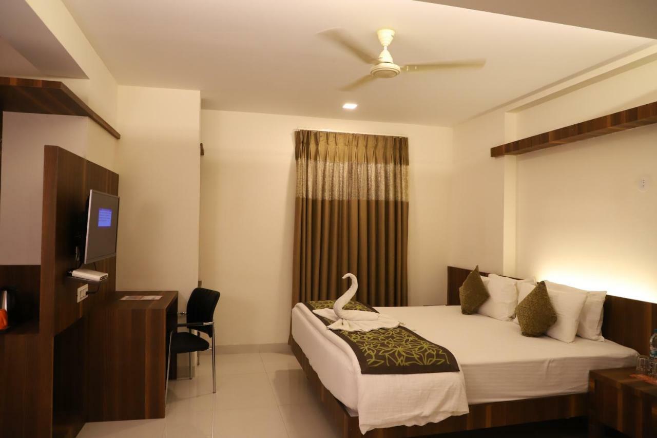 Kyriad Hotel Vijayapura By Othpl Bijāpur Exterior foto
